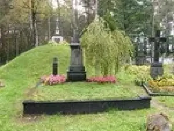 Lietuvos nepriklausomybės akto signataro, visuomenės veikėjo, finansininko, pramonininko Jono Vailokaičio ir visuomenės veikėjo, ekonomisto, kunigo Juozo Vailokaičio kapas nuotrauka