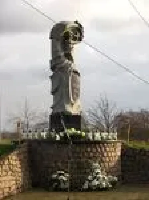 Paminklas prie Juragių radijo televizijos stoties nuotrauka